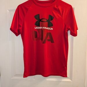 Under Armour Youth Large Scarlet Tee with Black Logo
